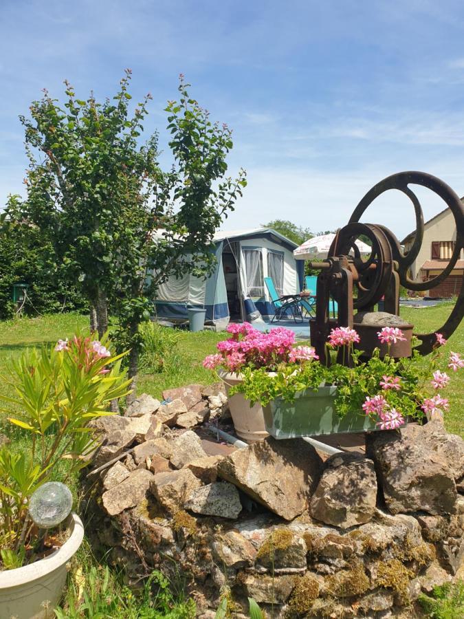 De Oude Pastorie Bed & Breakfast La Celle-En-Morvan Exterior foto