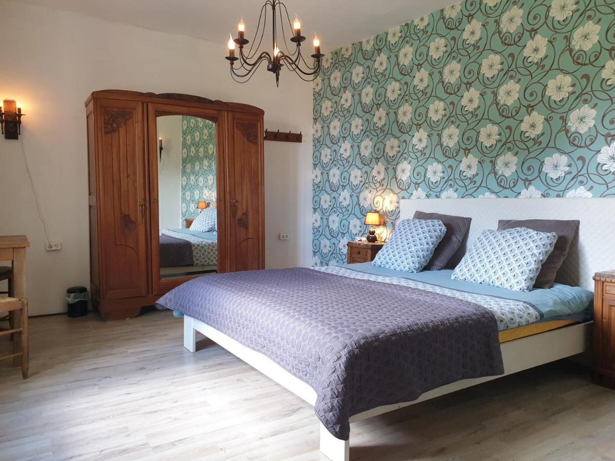 De Oude Pastorie Bed & Breakfast La Celle-En-Morvan Exterior foto