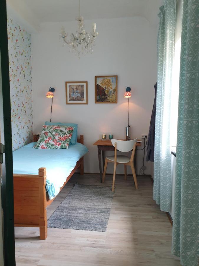 De Oude Pastorie Bed & Breakfast La Celle-En-Morvan Exterior foto